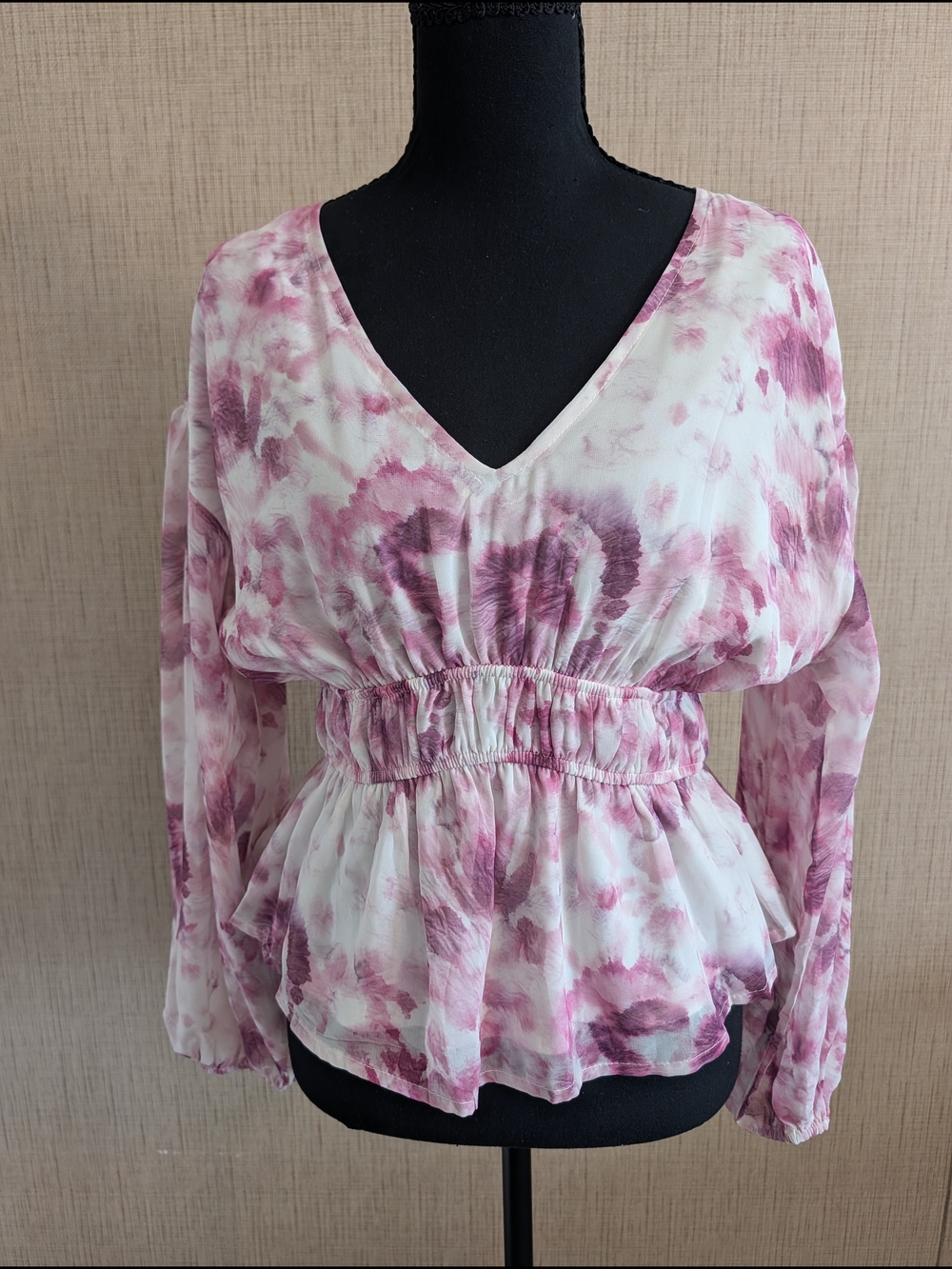 entro Pink & White V-Neck Peplum Tie-Dye Blouse